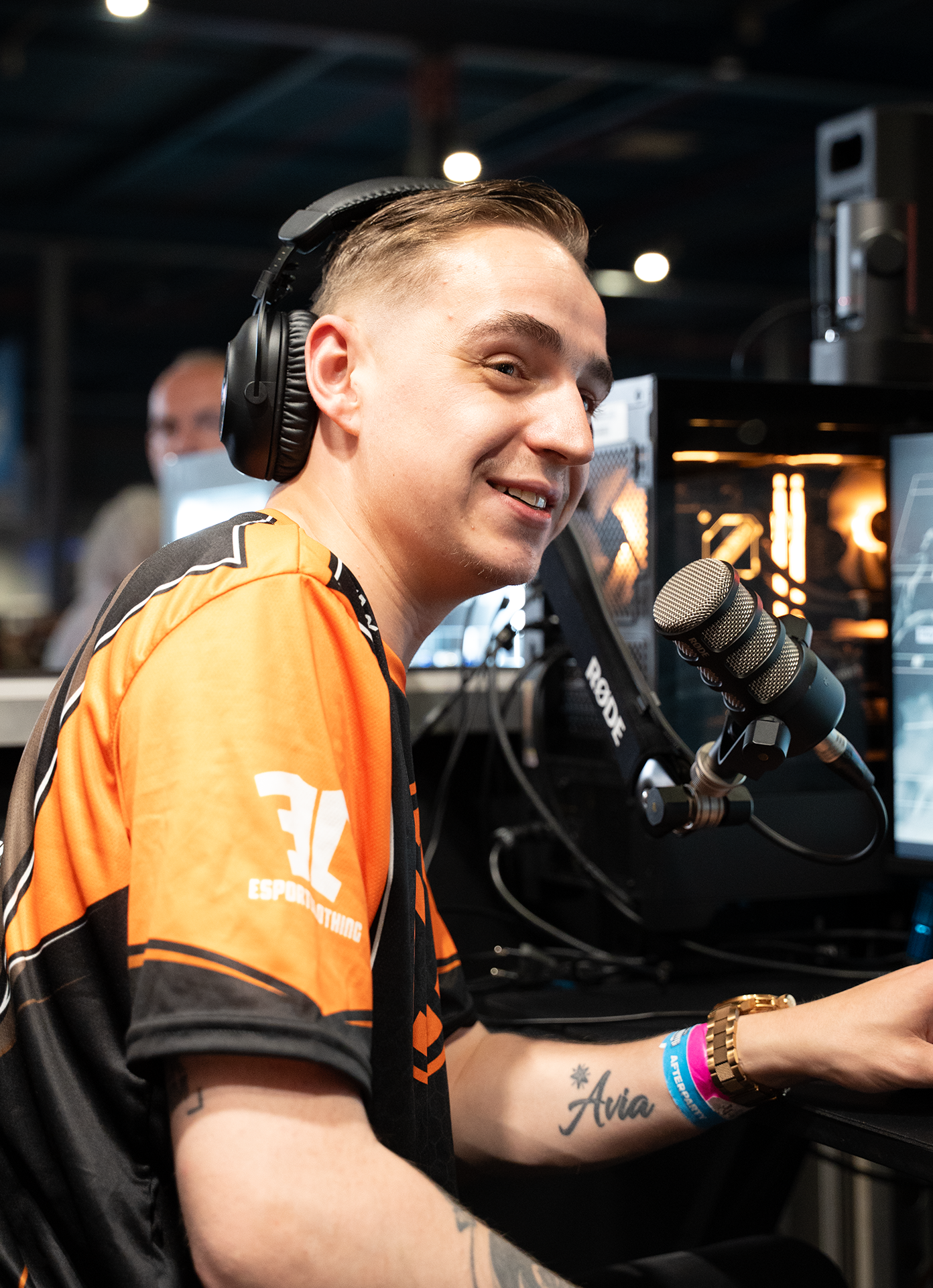 mCon Esports